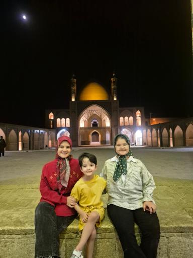 عکس مسجد و مدرسه آقا بزرگ