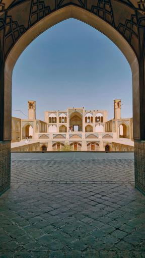 عکس مسجد و مدرسه آقا بزرگ