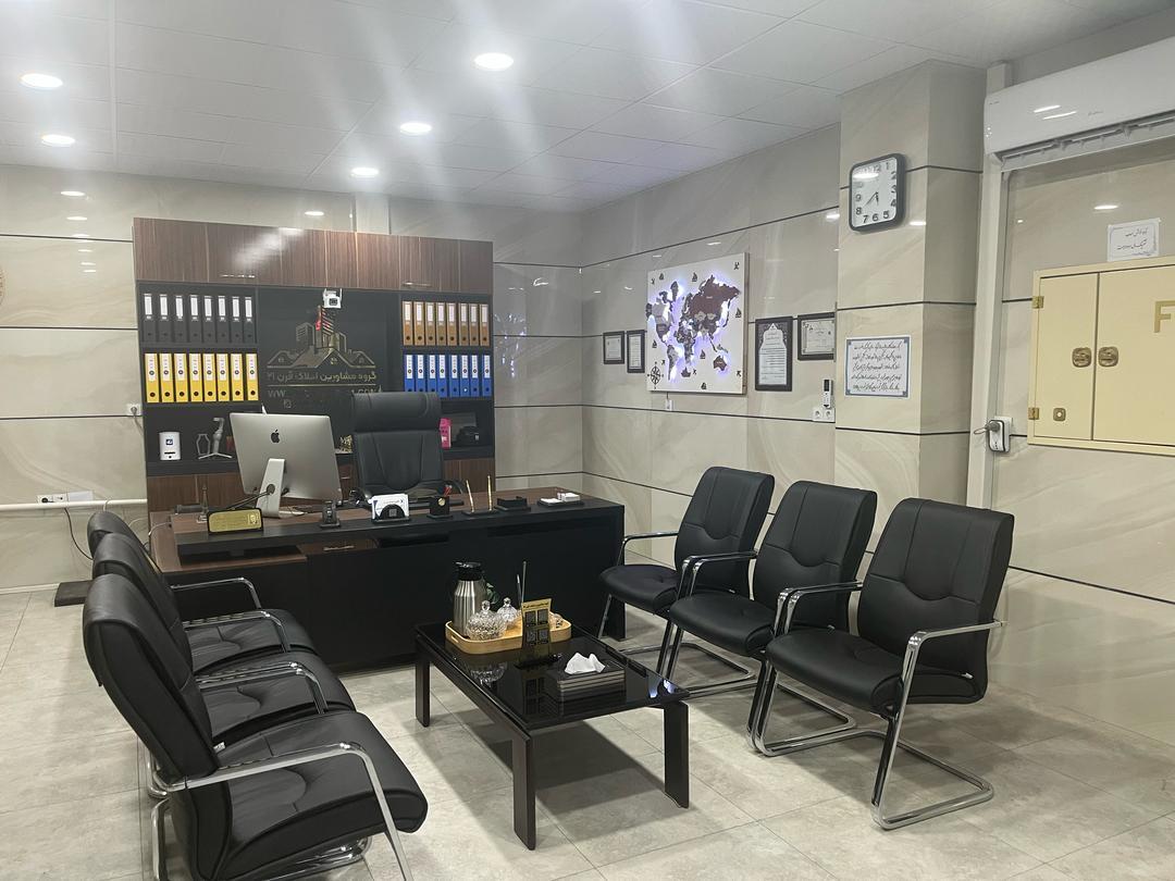 عکس مشاور املاک قرن 21