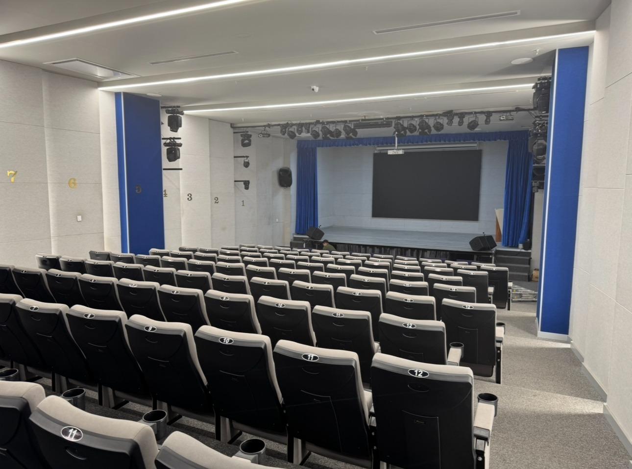 عکس سالن همایش و اجتماعات رونیکا پالاس