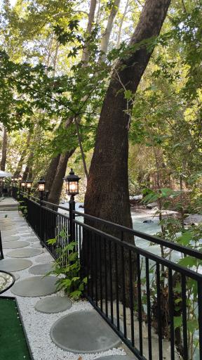 عکس باغ رستوران اسپیناس