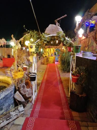 عکس رستوران و کافه سرخ‌ پوست