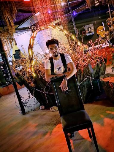 عکس رستوران و کافه سرخ‌ پوست