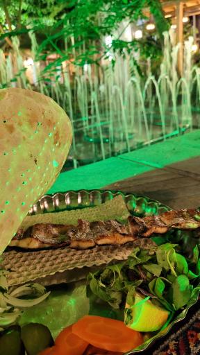 عکس باغ رستوران خانوادگی باغستان