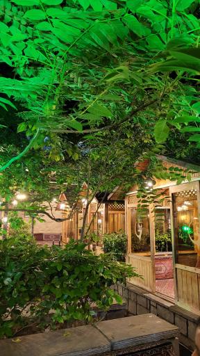 عکس باغ رستوران خانوادگی باغستان