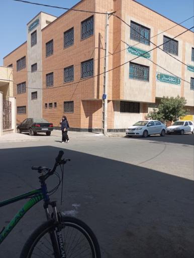 عکس مدرسه راوش