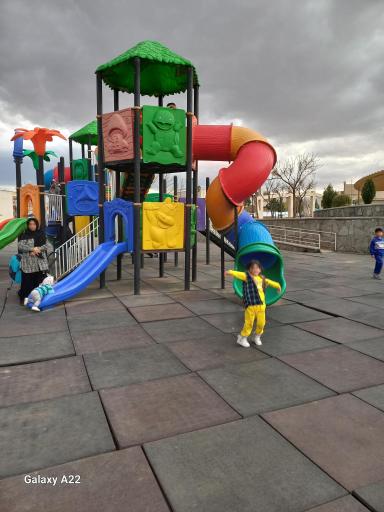 عکس زمین بازی کودکان