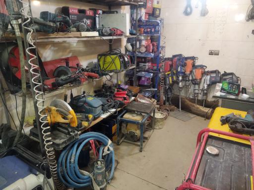 عکس کرایه و فروش تجهیزات ساختمانی البرز