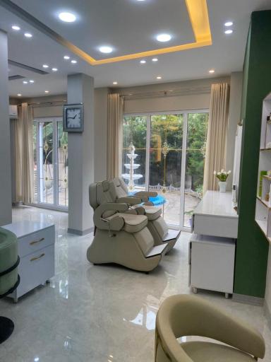 عکس سالن زیبایی مه رویان