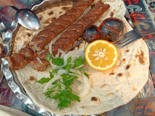 عکس کبابسرای سنتی لیموترش