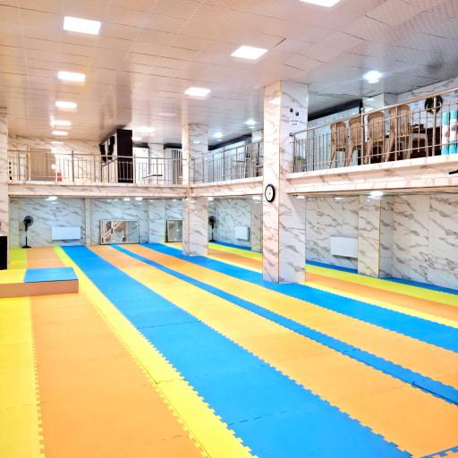 باشگاه یوگا خورشید