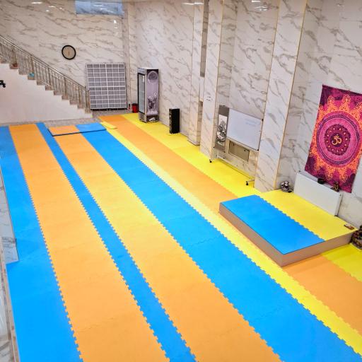 عکس باشگاه یوگا خورشید