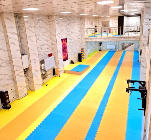 باشگاه یوگا خورشید