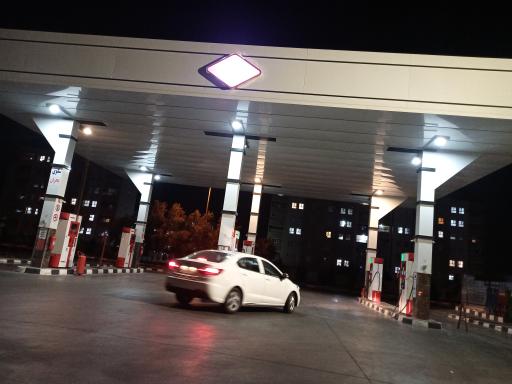 عکس پمپ بنزین الماس