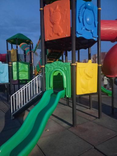 عکس زمین بازی کودکان