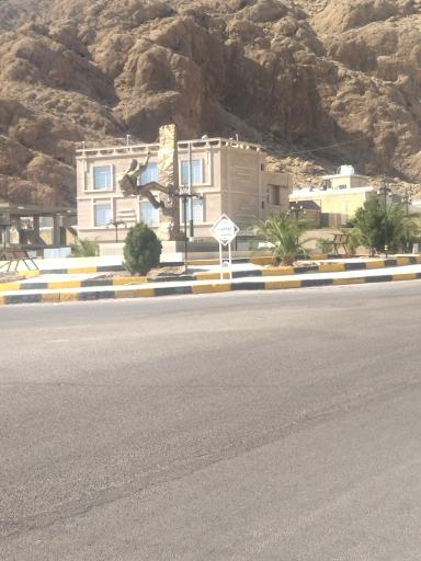 عکس مجسمه کوهنورد