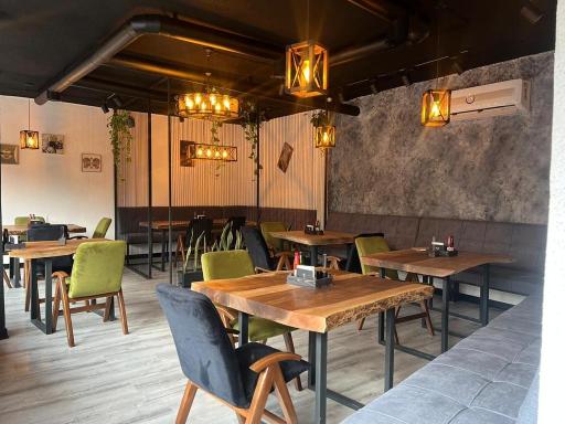 عکس کافه آلما