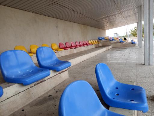 عکس زمین چمن طبیعی قصر فیروزه