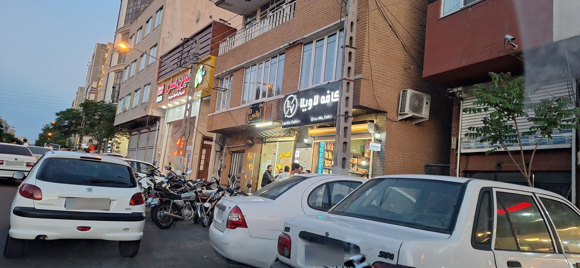 عکس کافه لاویه