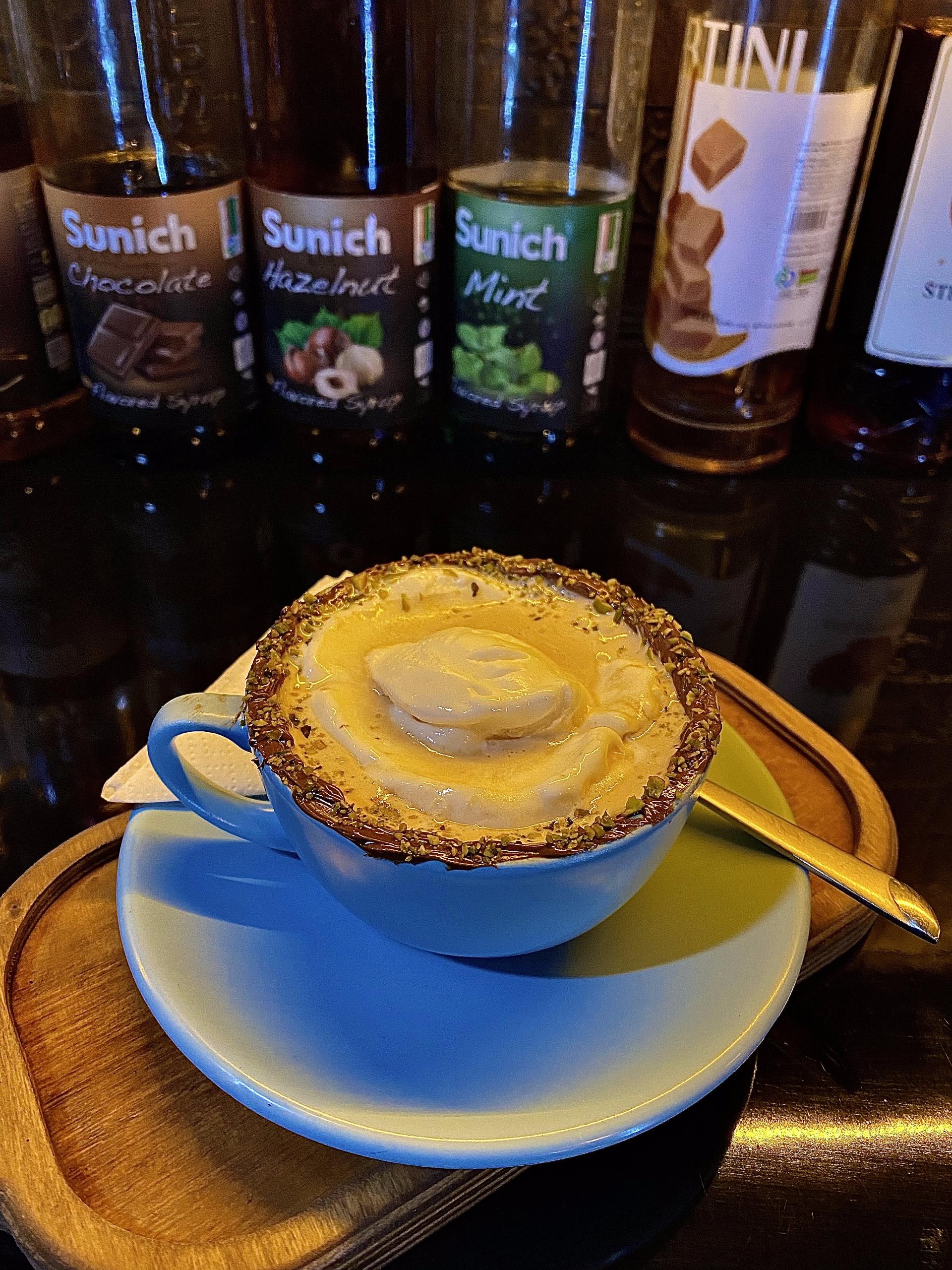 عکس کافه بن ماهدشت