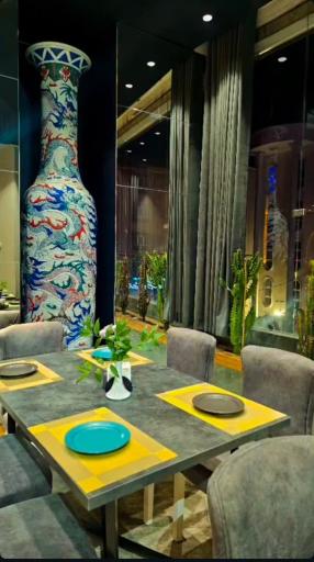 عکس رستوران و سفره خانه مانلی