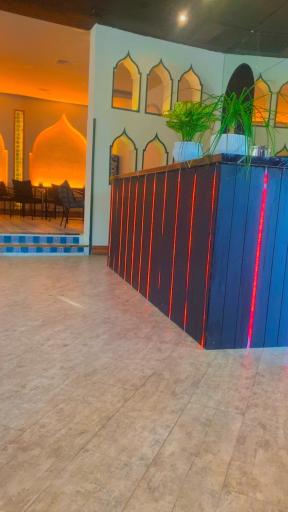 عکس رستوران و سفره خانه مانلی