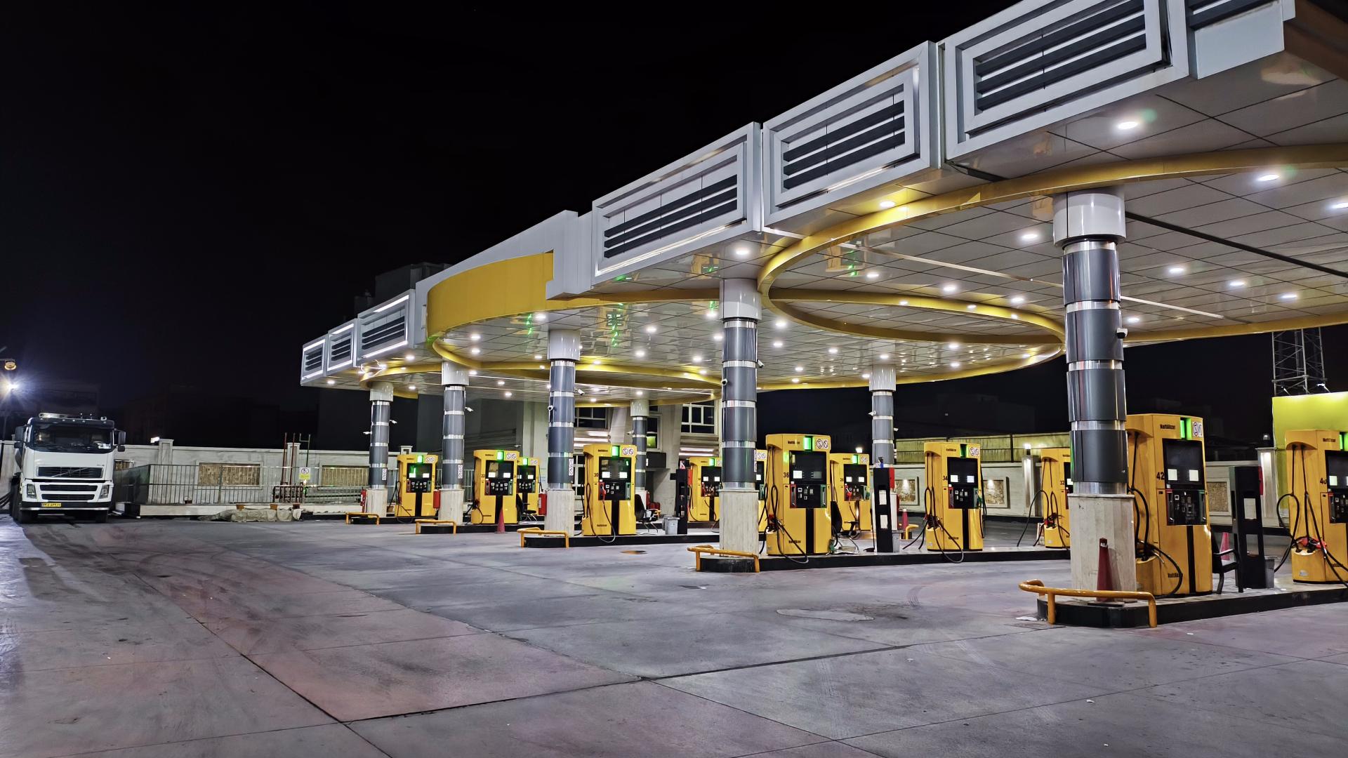 عکس پمپ بنزین جواهری