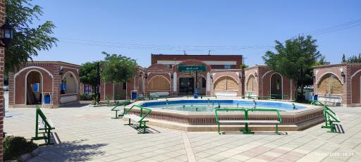 عکس زائر سرای رضوی