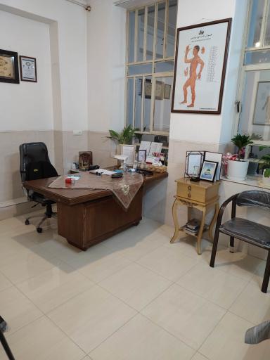 عکس مطب دکتر وحید تفضلی(متخصص طب ایرانی،سوزنی و سنتی)