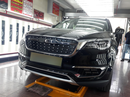 عکس کارشناسی رنگ و تشخیص رنگ خودرو آزادمهر