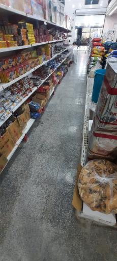 عکس فروشگاه مواد غذایی بهاران