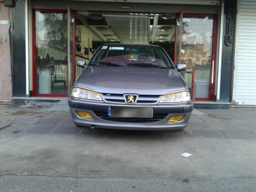 عکس کارشناسی رنگ و تشخیص رنگ خودرو آزادمهر