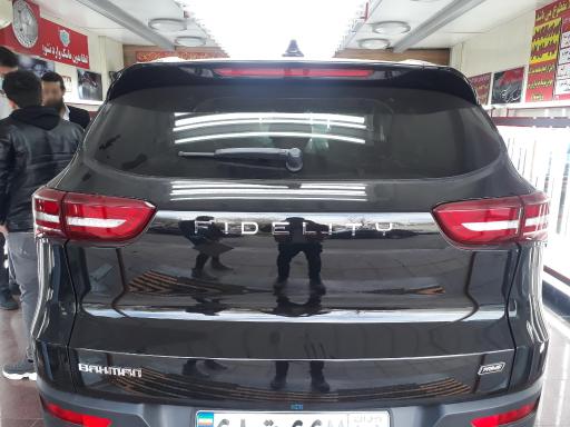 عکس کارشناسی رنگ و تشخیص رنگ خودرو آزادمهر