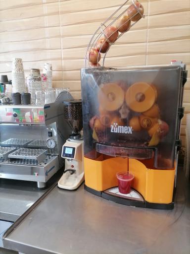 عکس آبمیوه و بستنی بلوچ