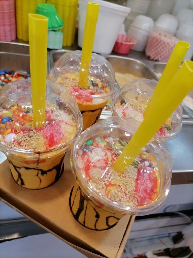 عکس آبمیوه و بستنی بلوچ