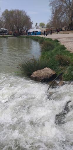 آبشار مصنوعی طاقبستان