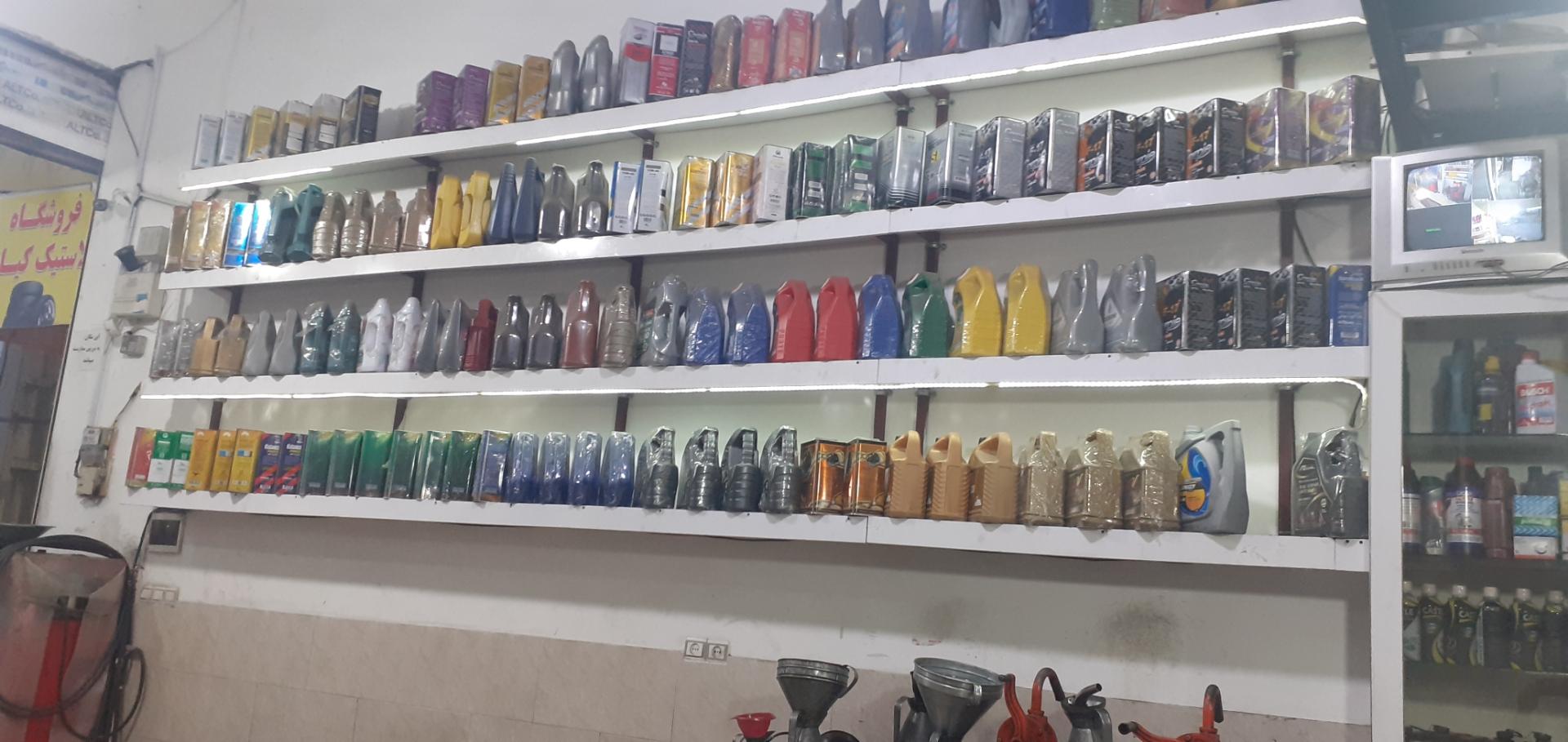 عکس فروشگاه رینگ و لاستیک و لوازم جانبی نظری