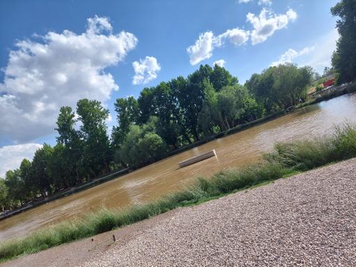 آبشار مصنوعی طاقبستان