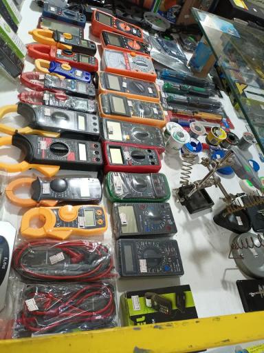 عکس آموزشگاه الکترونیک و نمایشگاه علمی نور علی نور