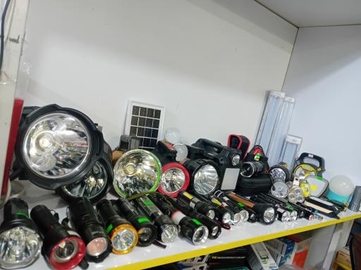 عکس آموزشگاه الکترونیک و نمایشگاه علمی نور علی نور