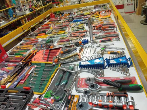 عکس آموزشگاه الکترونیک و نمایشگاه علمی نور علی نور