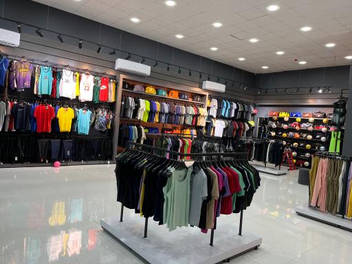 عکس فروشگاه لوازم ورزشی جهان ورزش