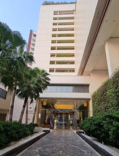 عکس هتل پنج ستاره پالاس