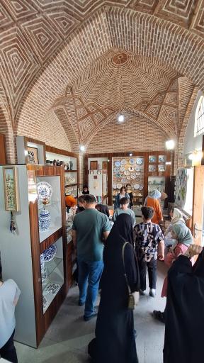 عکس نمایشگاه و فروشگاه دائمی صنایع دستی عالی قاپو