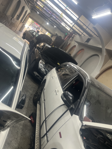 عکس تعمیرگاه جک و لیفان