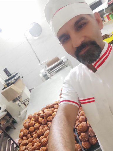 عکس کماچ پزی و کیک پزی مرتضوی