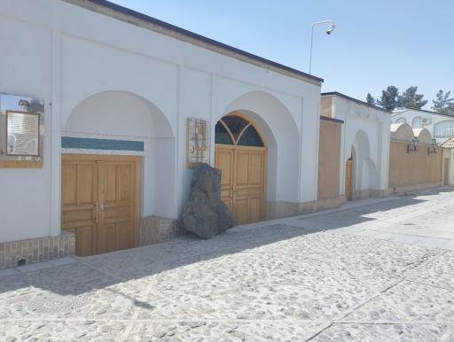 عکس عمارت صدرزاده