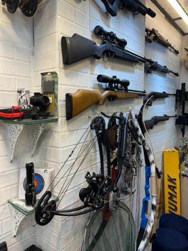 عکس لوازم شکاری و تفنگ بادی کمان گیر 