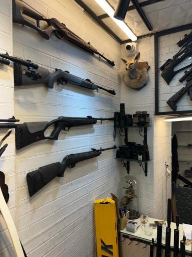 عکس لوازم شکاری و تفنگ بادی کمان گیر 