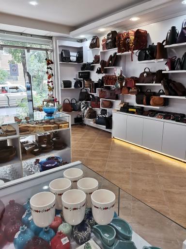 عکس فروشگاه صنایع دستی راحیلا